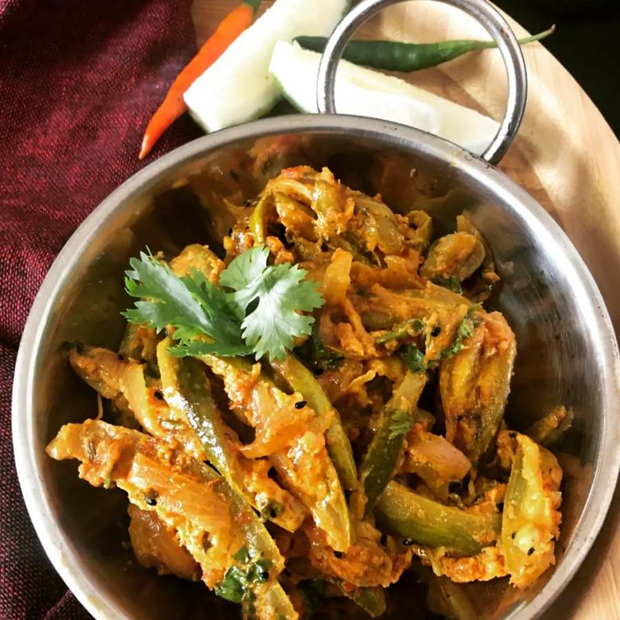 Recipe: বাড়িতে বানিয়ে নিন কাঁচা আম দিয়ে পটলের চচ্চড়ি