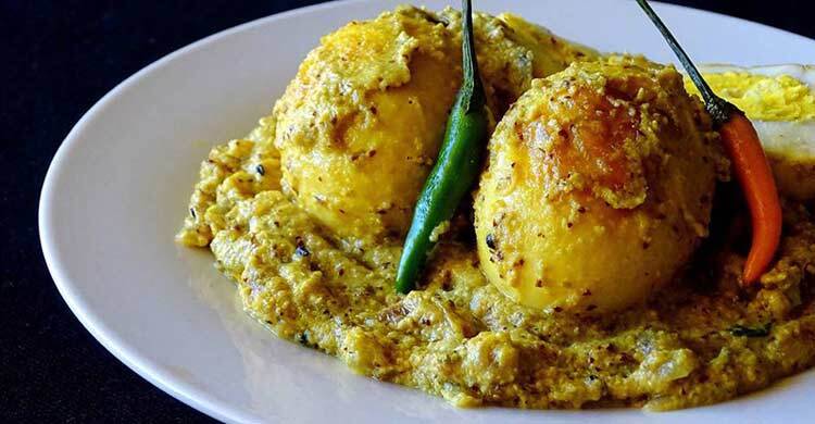 Recipe: বাড়িতে বানিয়ে নিন সর্ষে ডিম