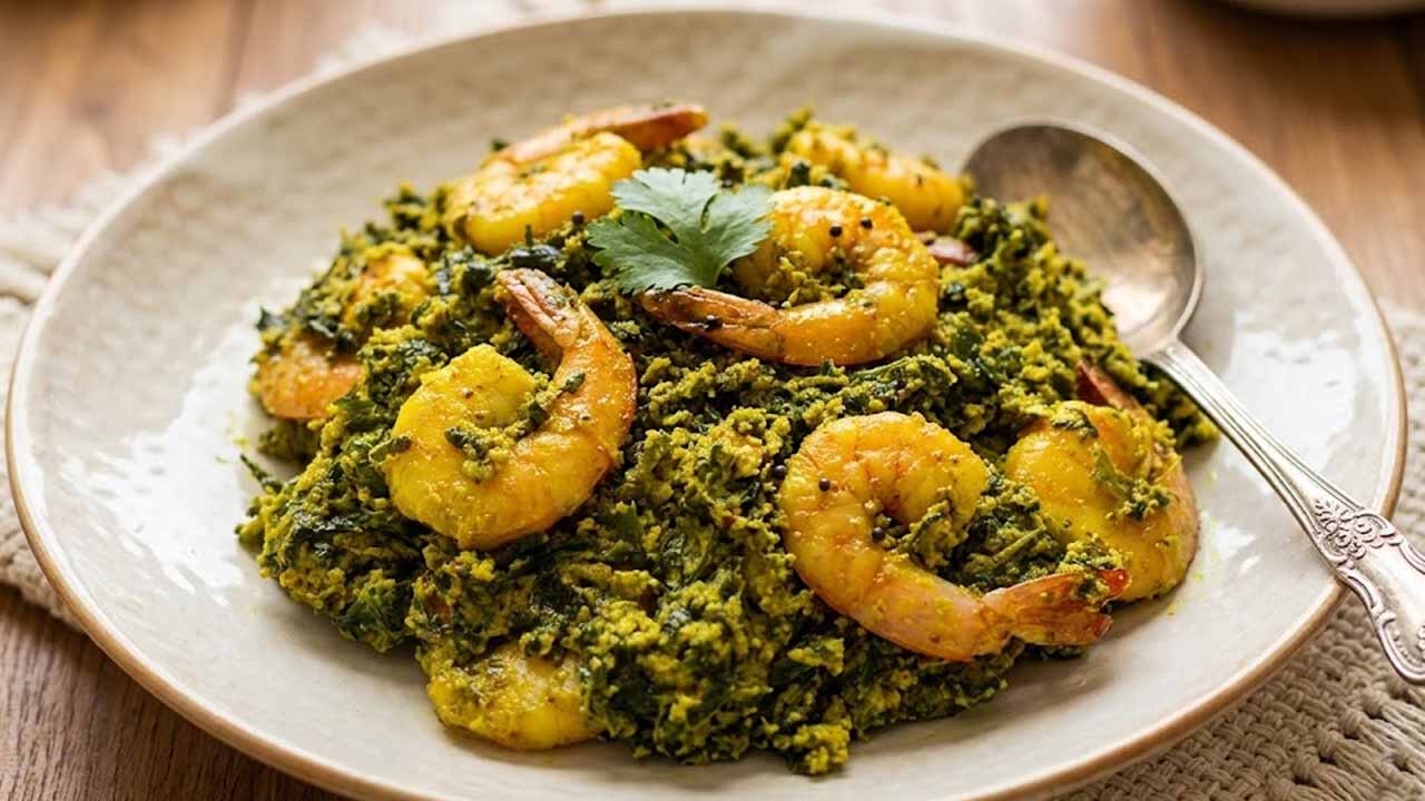 Recipe: বাড়িতে বানিয়ে নিন কুমড়োপাতা চিংড়ি ভাপা