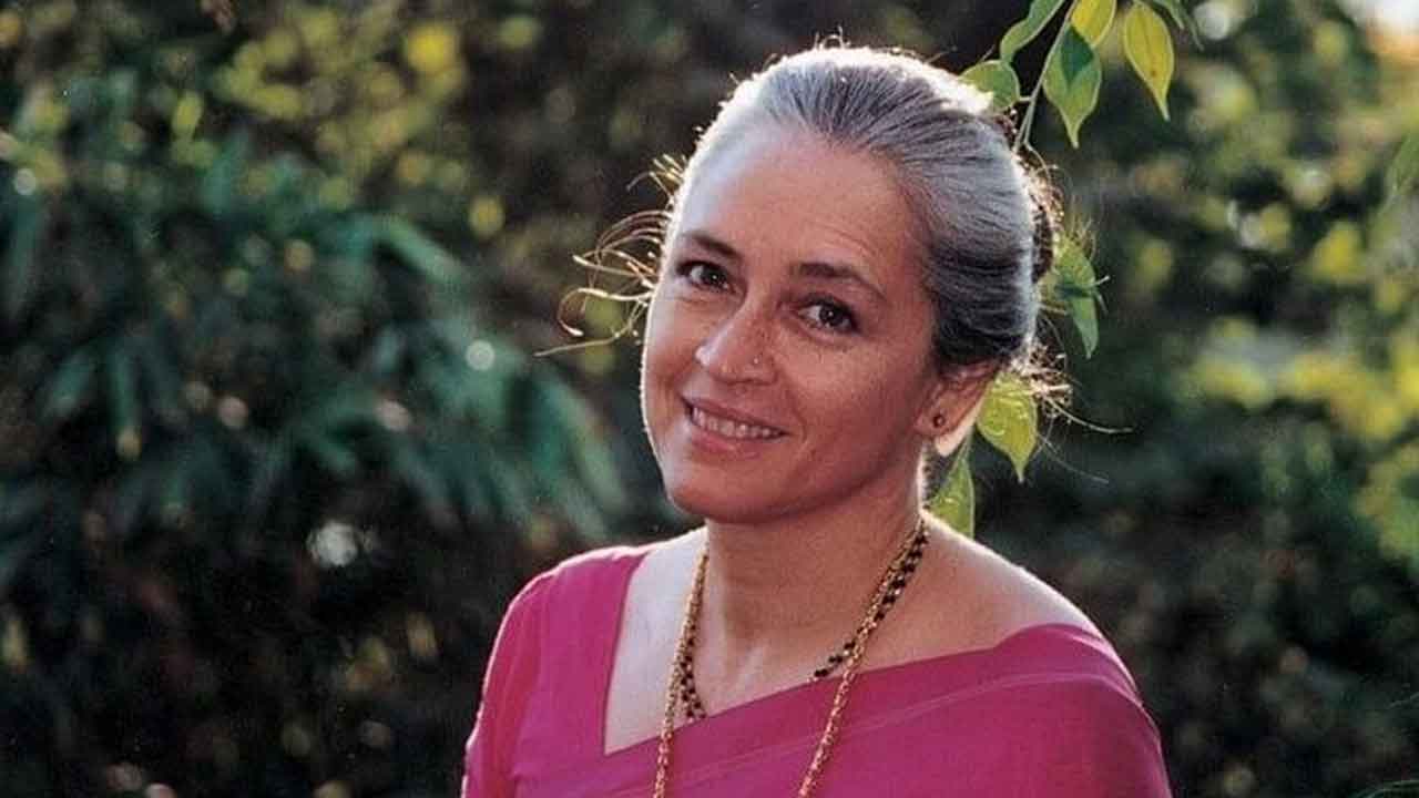 Nafisa Ali: লিভারের উপরিভাগেও ছড়িয়েছে ক্যানসার, ‘টার্গেটেড থেরাপি’ শুরু নফীসা অলীর